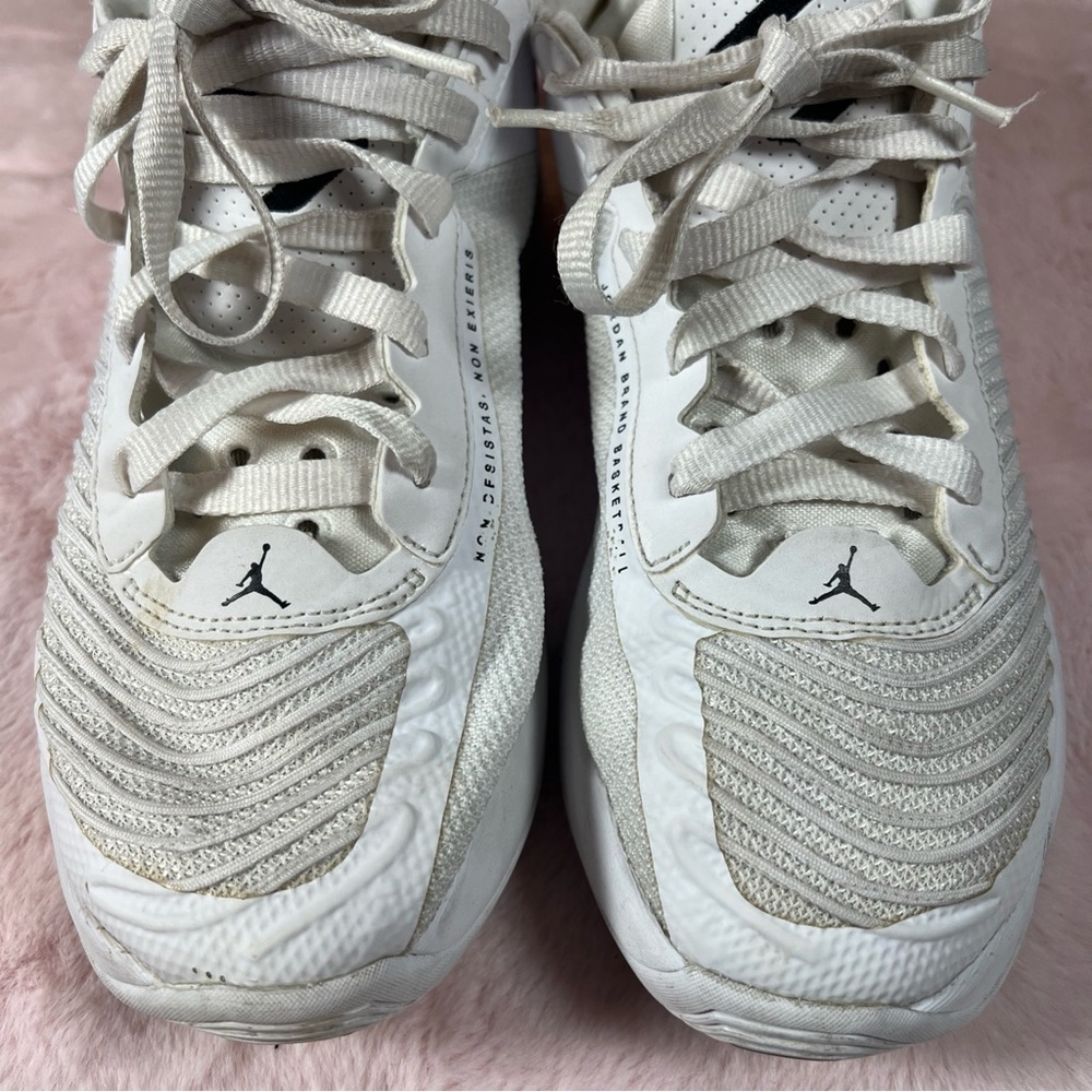 Nike Jordan Women's White and Pink Sneakers b64 - Picture 3 of 8